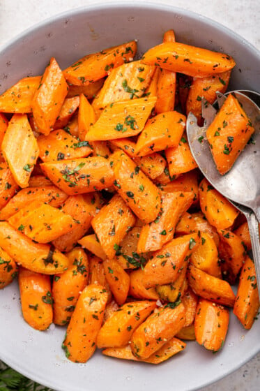 Read more about the article Easy Roasted Carrots